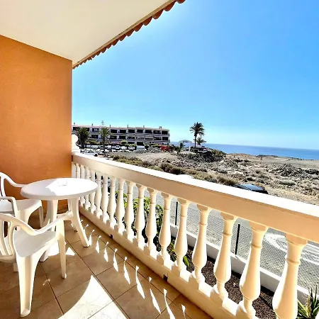 Apartment With Pool, Freewifi, By The Sea In Costa Del Silencio, Tenerife South
