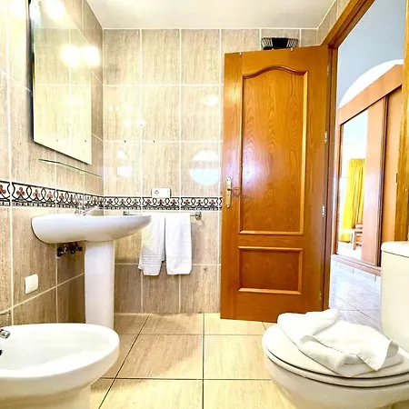 Apartment With Pool, Freewifi, By The Sea In Costa Del Silencio, Tenerife South